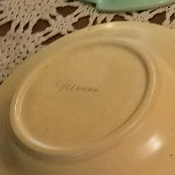 Cyclamen Pottery Soup/ Pasta  Bowls.. a Museum/Gallery Curated Design. - Picture 5 of 6